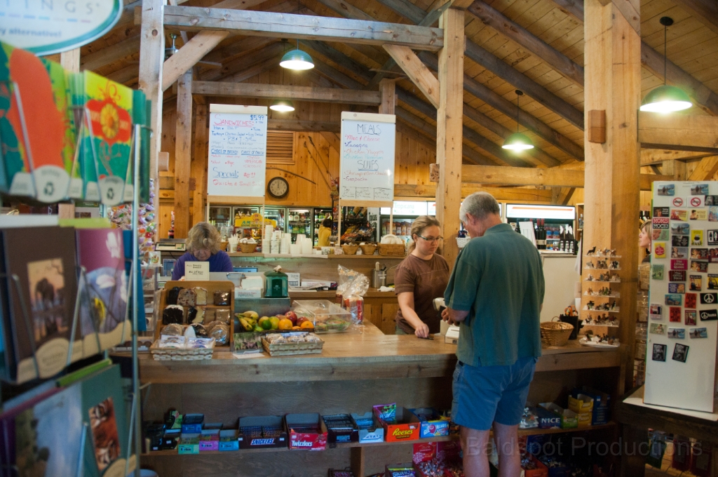 001__DSC1175.jpg - General Store at Jiminy Peak Resort