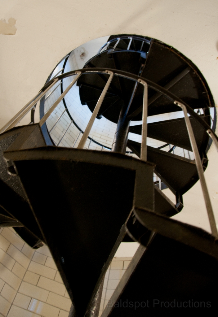 011__DSC1188.jpg - Observation tower at the top of Mt. Greylock