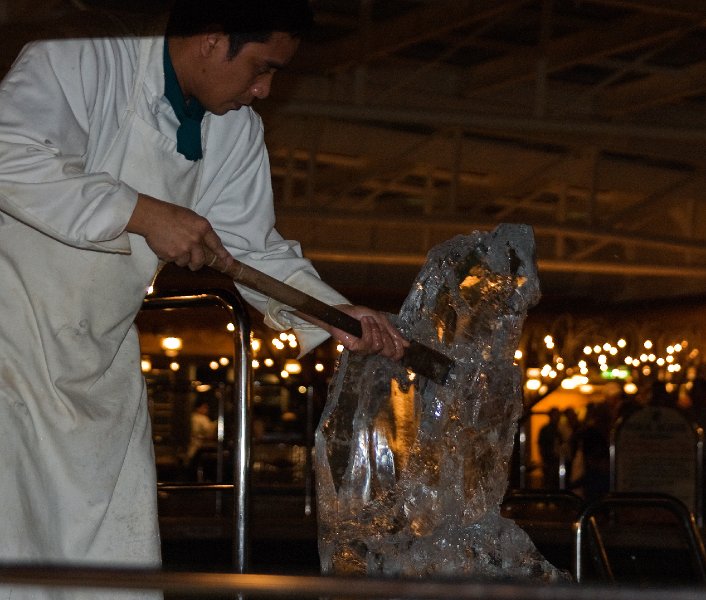 112_DSC_4985.jpg - Ice carving demo near Lido pool barbeque