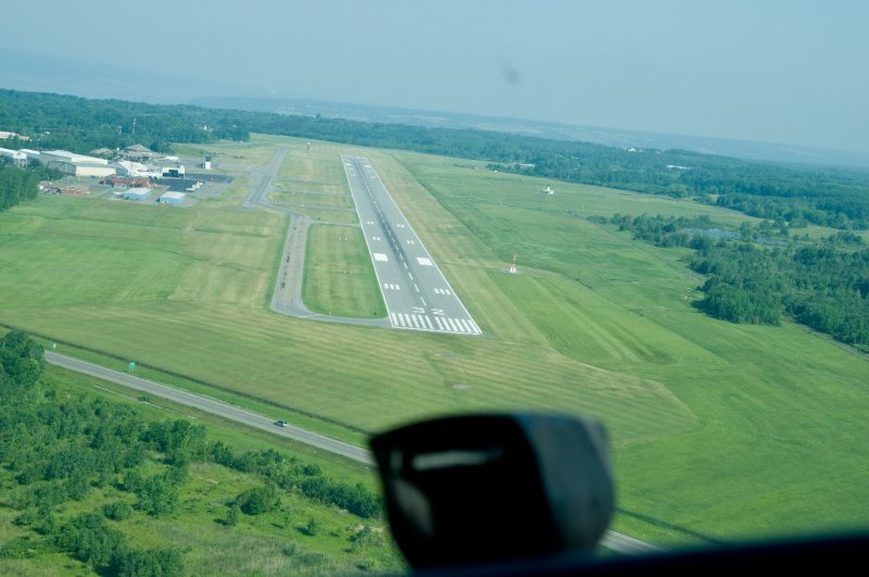 _DSC1916.jpg - Good, runway, not road