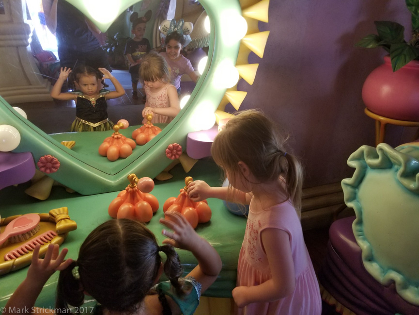 20170905_151917------Disneyland -- ToonTown-------September 05, 2017