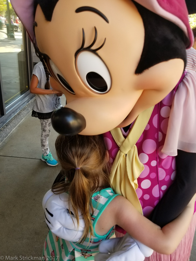 20170906_105619------Alice and Minnie at California Adventure-------September 06, 2017