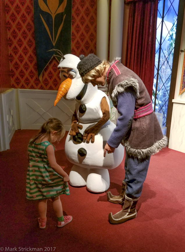 20170906_155558------Chillin' with the Frozen crowd at California Adventure-------September 06, 2017