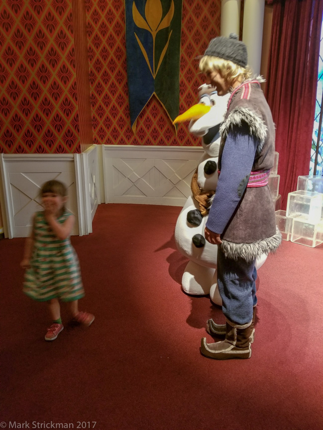 20170906_155613------Chillin' with the Frozen crowd at California Adventure-------September 06, 2017