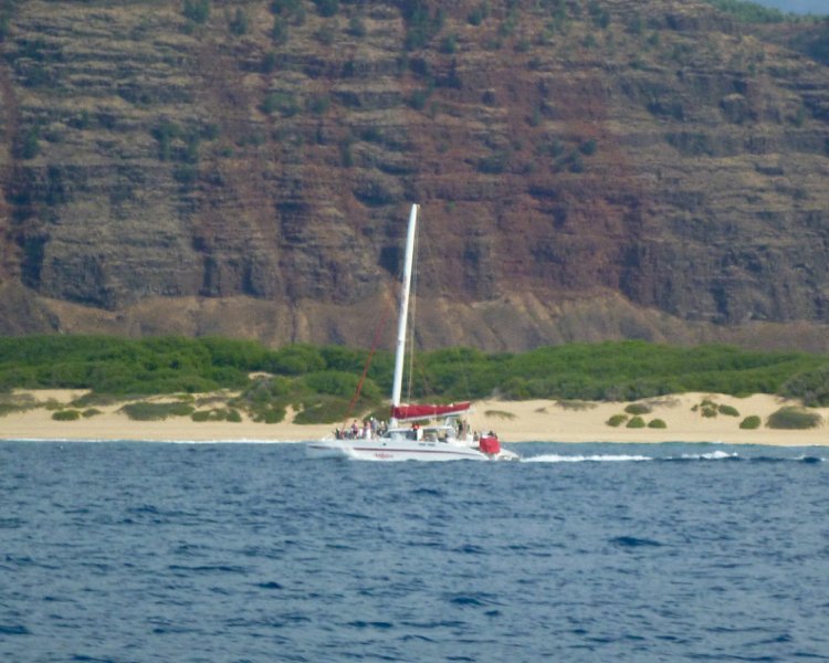 139P1000109.jpg - Na Pali Coast sunset dinner cruise, Holo Holo Charters