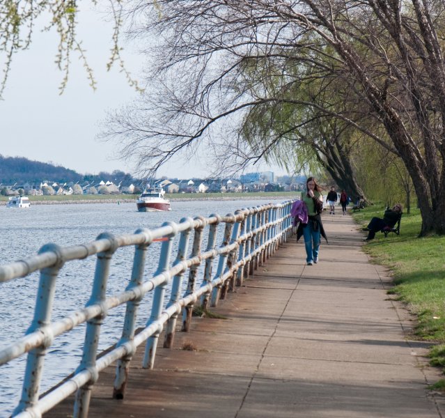 002_DSC5522.jpg - The ship channel from East Potomac Park